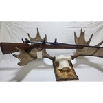 M77/7MM Pre-Owned Ruger M77 24" Barrel, Wood Stock, Blued Barrel, Comes with Rings, Tang Safety